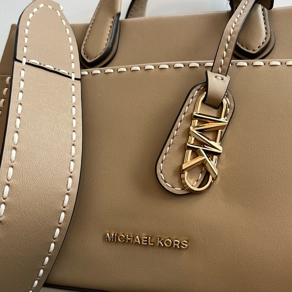 Micheal kors gigi leather camel cross body bag - Picture 2 of 9